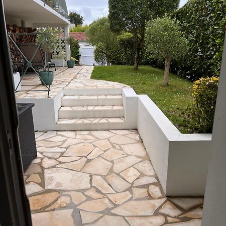 Charmant Petit Appartement Avec Sa Terrasse Privee Bayona Exterior foto