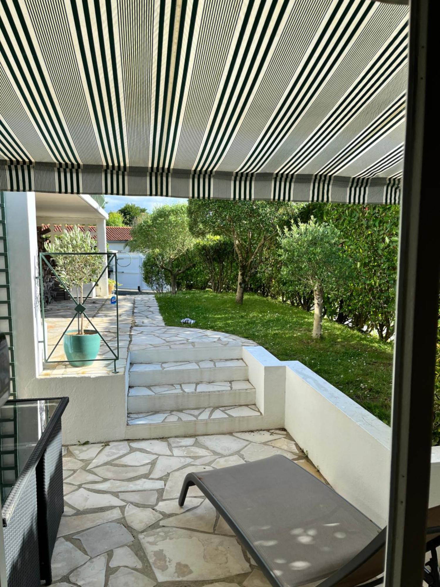 Charmant Petit Appartement Avec Sa Terrasse Privee Bayona Exterior foto