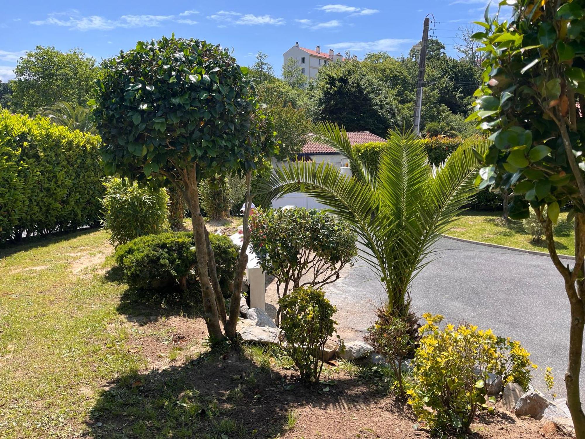 Charmant Petit Appartement Avec Sa Terrasse Privee Bayona Exterior foto
